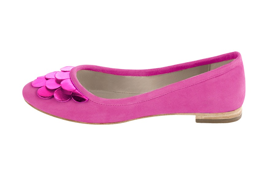 Ballerines habillées, élégantes et raffinées, sans talon extra plate, coloris rose pivoine. Bout rond. Semelle cuir plat. Personnalisation : Choix des cuirs, des couleurs et des talons. Petites et grandes pointures. - Florence KOOIJMAN