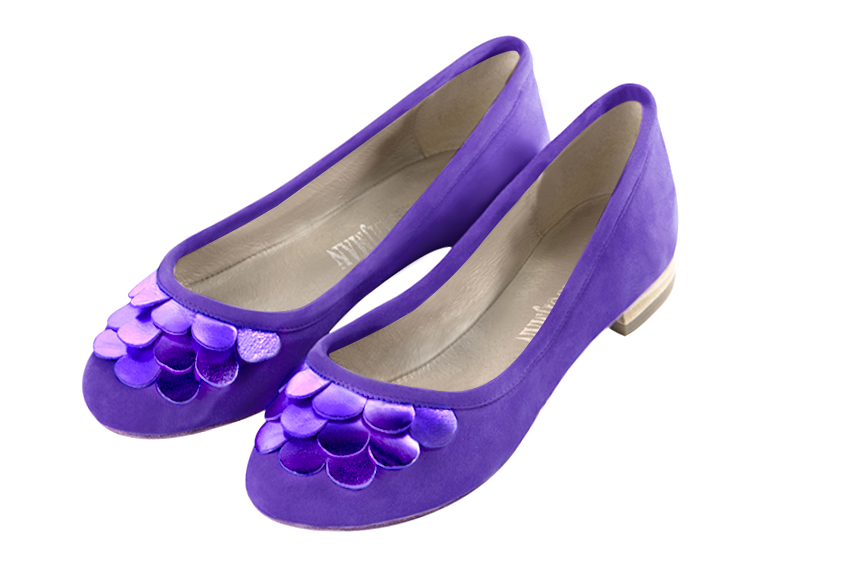 Ballerine : Ballerine sans talon extra plate couleur violet outremer. Bout rond. Semelle cuir talon plat Vue avant - Florence KOOIJMAN