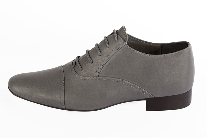 Chaussures homme à lacets type derbies ou richelieux :  couleur gris cendre.. Vue de profil - Florence KOOIJMAN