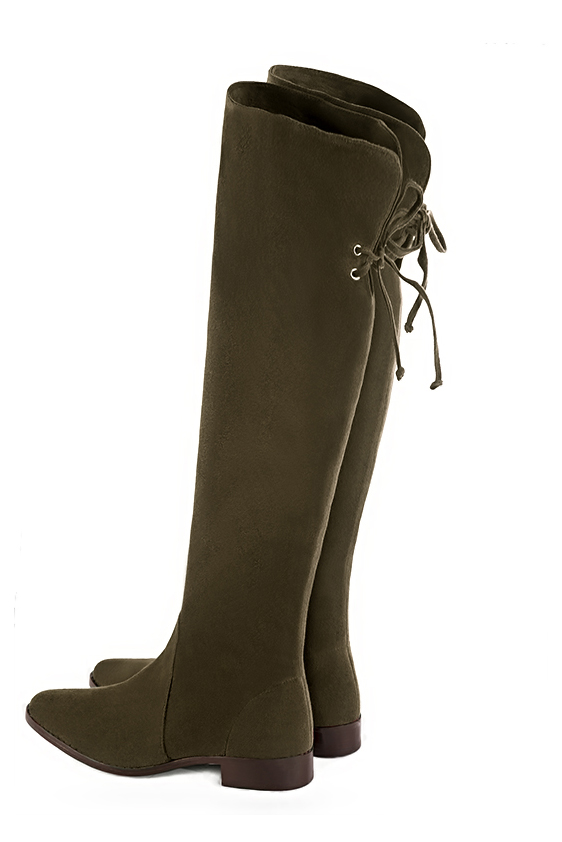 Cuissardes femme en cuir, élégantes et raffinées, réalisées sur mesures, coloris vert kaki. Bout rond. Semelle cuir plat. Mollets fins ou larges. Personnalisation : Choix des cuirs, des couleurs et des talons. - Florence KOOIJMAN