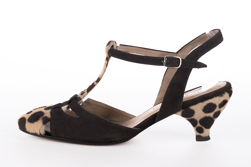 Chaussure femme à brides : Salomé ouverte à l'arrière couleur marron chocolat. Bout rond. Talon mi-haut bobine. Vue de profil - Florence KOOIJMAN