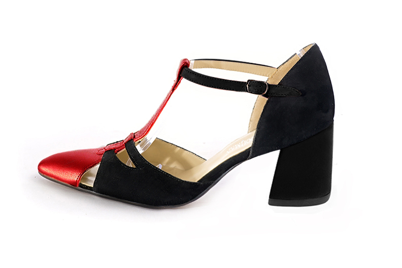 Chaussure femme à brides : Salomé côtés ouverts couleur rouge coquelicot et noir mat. Bout effilé. Talon mi-haut évasé. Vue de profil - Florence KOOIJMAN