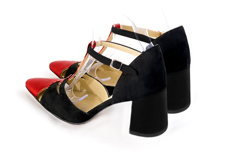 Chaussure femme à brides : Salomé côtés ouverts couleur rouge coquelicot et noir mat. Bout effilé. Talon mi-haut évasé. Vue arrière - Florence KOOIJMAN