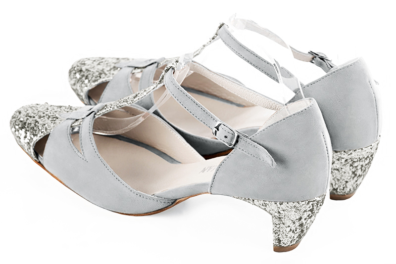 Chaussure femme à brides : Salomé côtés ouverts couleur argent platine et gris perle. Bout rond. Petit talon virgule. Vue arrière - Florence KOOIJMAN