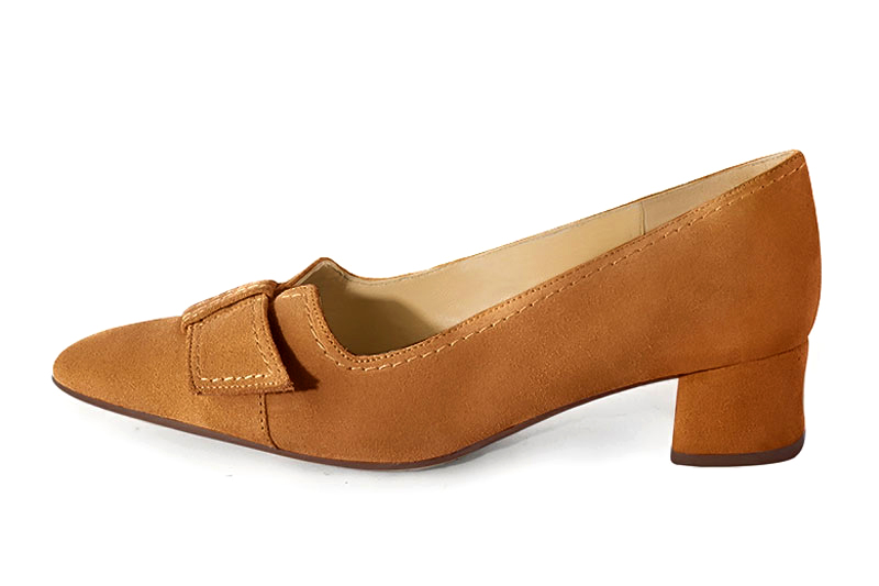 , coloris beige camel. Bout effilé. Mi-haut. Talon évasé. Cérémonie, soirée, cocktail, évènementiel. Personnalisation : Choix des cuirs, 
                des couleurs et des talons. Petites et grandes pointures. - Florence KOOIJMAN