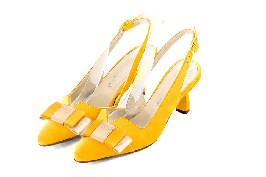 Chaussure femme à brides :  couleur jaune soleil et or doré. Bout effilé. Talon mi-haut bobine Vue avant - Florence KOOIJMAN