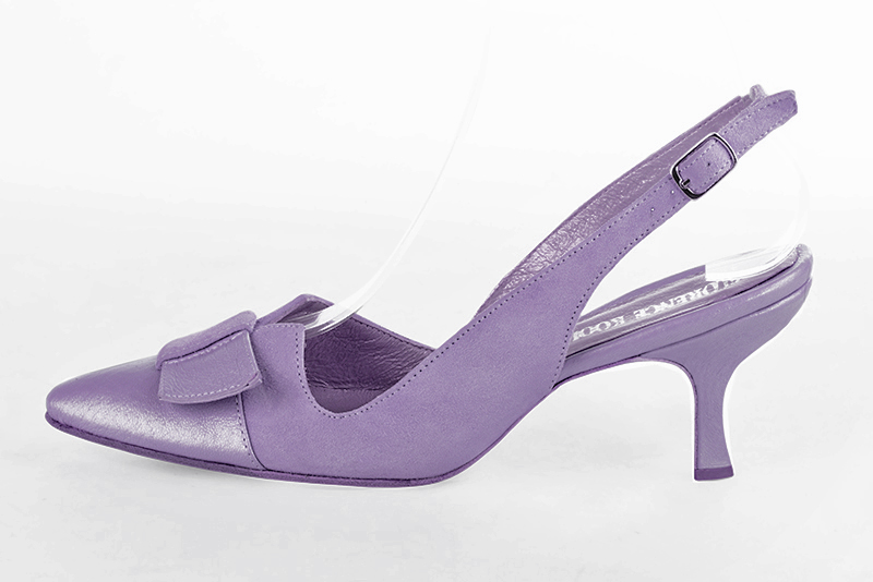 Chaussure femme à brides :  couleur violet parme. Bout effilé. Talon haut bobine. Vue de profil - Florence KOOIJMAN