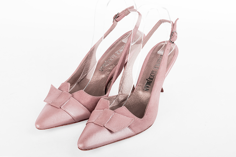 Chaussure femme à brides :  couleur rose pâle. Bout effilé. Talon haut bobine Vue avant - Florence KOOIJMAN