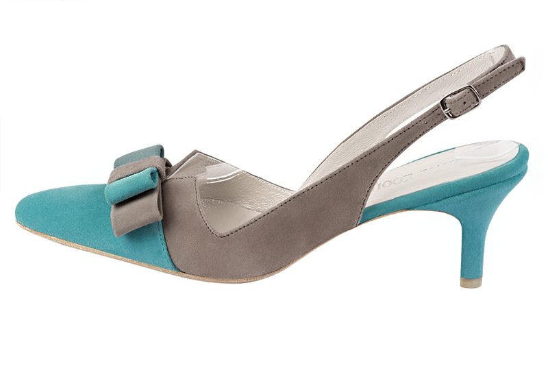 Escarpins habillés, élégants et raffinés, ouverts à l'arrière avec un noeud sur l'avant, coloris bleu turquoise et beige mastic. Bout effilé. Mi-haut à haut. Talon fin. Cérémonie, soirée, cocktail, évènementiel. Personnalisation : Choix des cuirs, 
                des couleurs et des talons. Petites et grandes pointures. - Florence KOOIJMAN