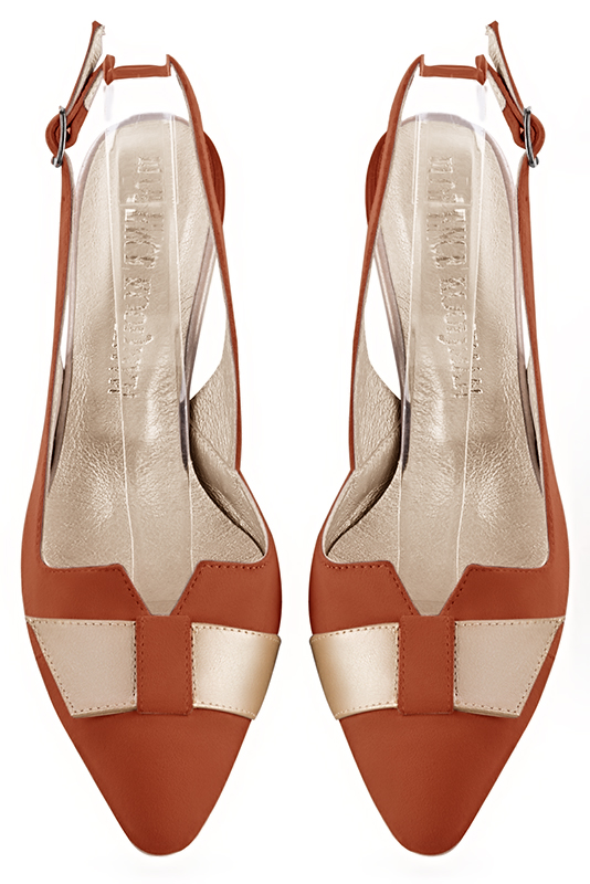 Chaussure femme à brides :  couleur orange corail. Bout effilé. Talon mi-haut virgule. Vue du dessus - Florence KOOIJMAN