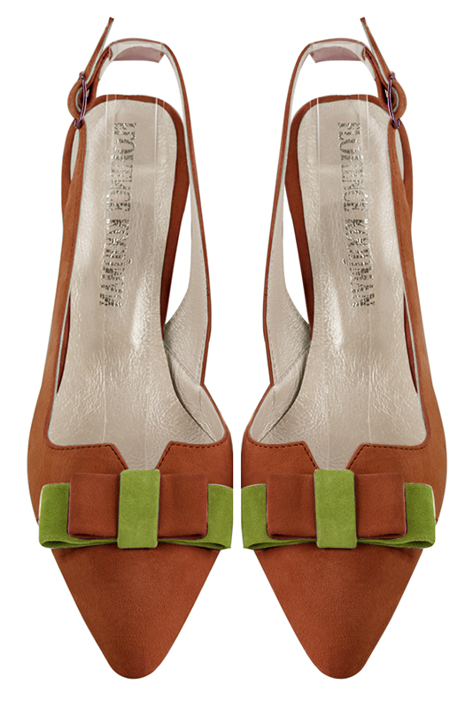 Chaussure femme à brides :  couleur orange corail. Bout effilé. Talon mi-haut virgule. Vue du dessus - Florence KOOIJMAN