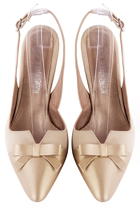 Chaussure femme à brides :  couleur or doré et blanc ivoire. Bout effilé. Talon mi-haut fin. Vue du dessus - Florence KOOIJMAN