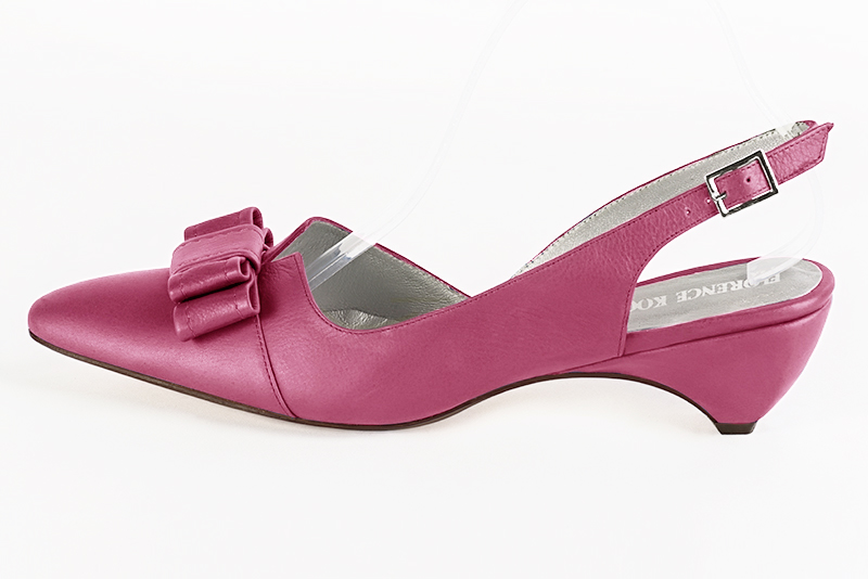 Chaussure femme à brides :  couleur rose fuchsia. Bout effilé. Petit talon compensé. Vue de profil - Florence KOOIJMAN
