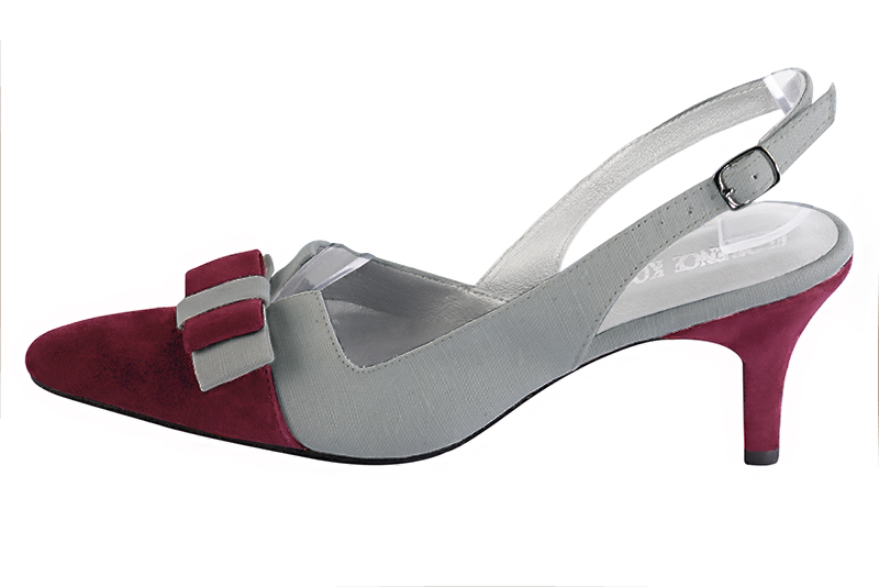 Chaussure femme à brides :  couleur rouge bordeaux et gris tourterelle. Bout effilé. Talon mi-haut fin. Vue de profil - Florence KOOIJMAN