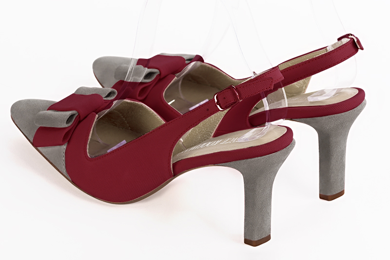 Chaussure femme à brides :  couleur gris tourterelle et rouge bordeaux. Bout effilé. Talon haut fin. Vue arrière - Florence KOOIJMAN