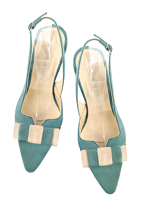 Chaussure femme à brides :  couleur vert pastel et or doré. Bout effilé. Talon mi-haut virgule. Vue du dessus - Florence KOOIJMAN