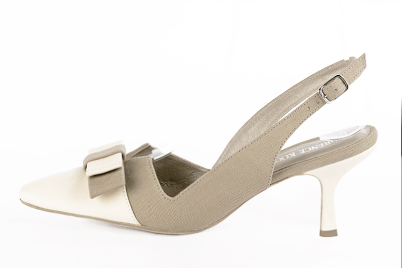 Chaussure femme à brides :  couleur blanc cassé et beige naturel. Bout effilé. Talon haut fin. Vue de profil - Florence KOOIJMAN