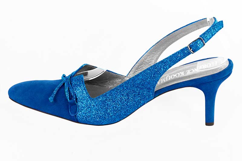 Chaussure femme à brides :  couleur bleu électrique. Bout effilé. Talon mi-haut fin. Vue de profil - Florence KOOIJMAN