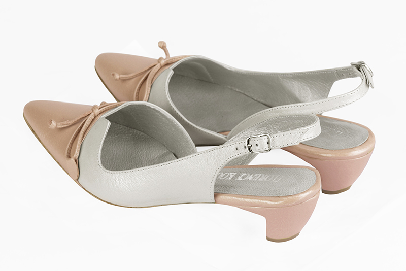 Chaussure femme à brides :  couleur rose poudré et blanc cassé. Bout effilé. Petit talon virgule. Vue arrière - Florence KOOIJMAN