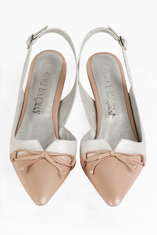 Chaussure femme à brides :  couleur rose poudré et blanc cassé. Bout effilé. Petit talon virgule. Vue du dessus - Florence KOOIJMAN
