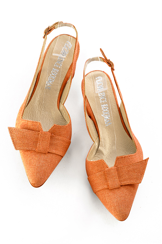 Chaussure femme à brides :  couleur orange clémentine. Bout effilé. Petit talon évasé. Vue du dessus - Florence KOOIJMAN