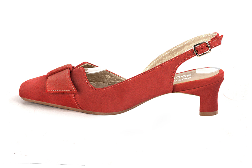 Chaussure femme à brides :  couleur rouge coquelicot. Bout carré. Petit talon trotteur. Vue de profil - Florence KOOIJMAN