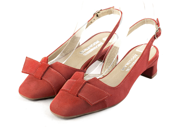 Chaussure femme à brides :  couleur rouge coquelicot. Bout carré. Petit talon trotteur Vue avant - Florence KOOIJMAN