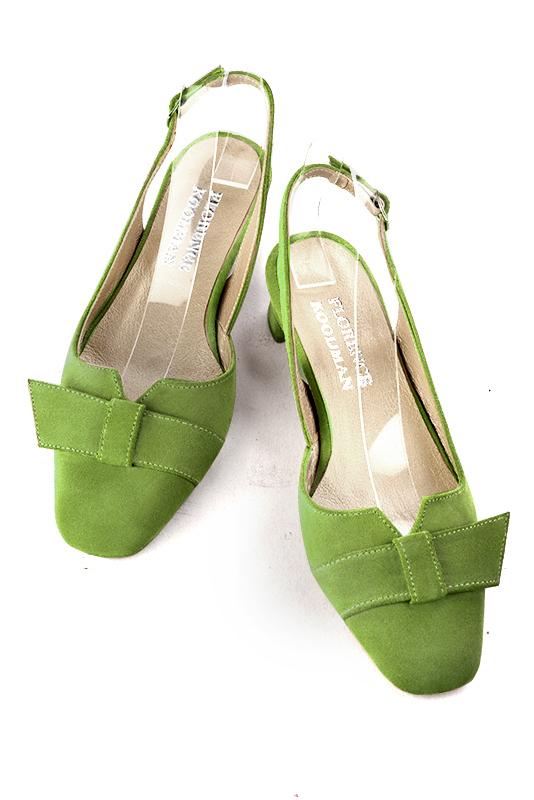 Chaussure femme à brides :  couleur vert anis. Bout carré. Petit talon trotteur. Vue du dessus - Florence KOOIJMAN