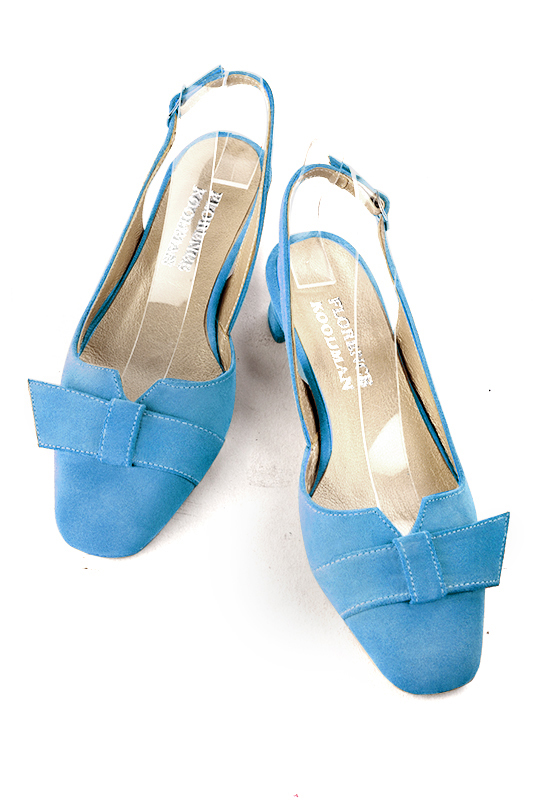 Chaussure femme à brides :  couleur bleu turquoise. Bout carré. Petit talon trotteur. Vue du dessus - Florence KOOIJMAN