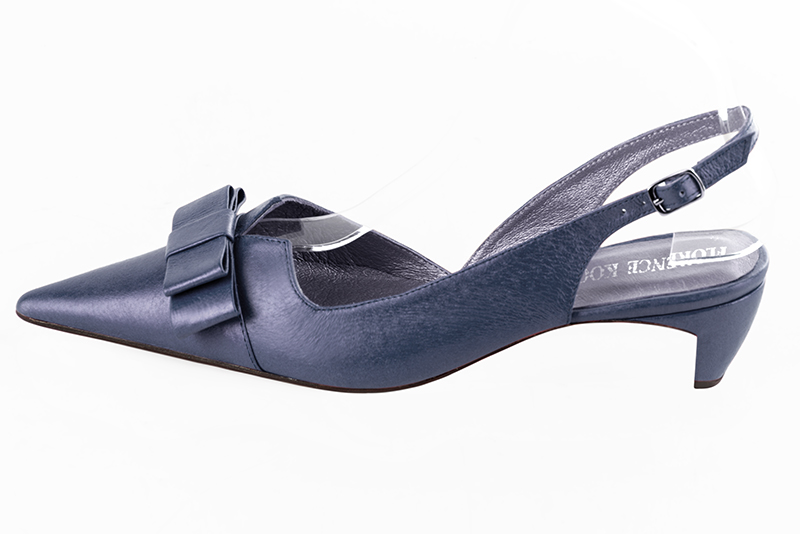 , coloris bleu indigo. Bout pointu. Mi-haut. Talon virgule. Cérémonie, soirée, cocktail, évènementiel. Personnalisation : Choix des cuirs, 
                des couleurs et des talons. Petites et grandes pointures. - Florence KOOIJMAN