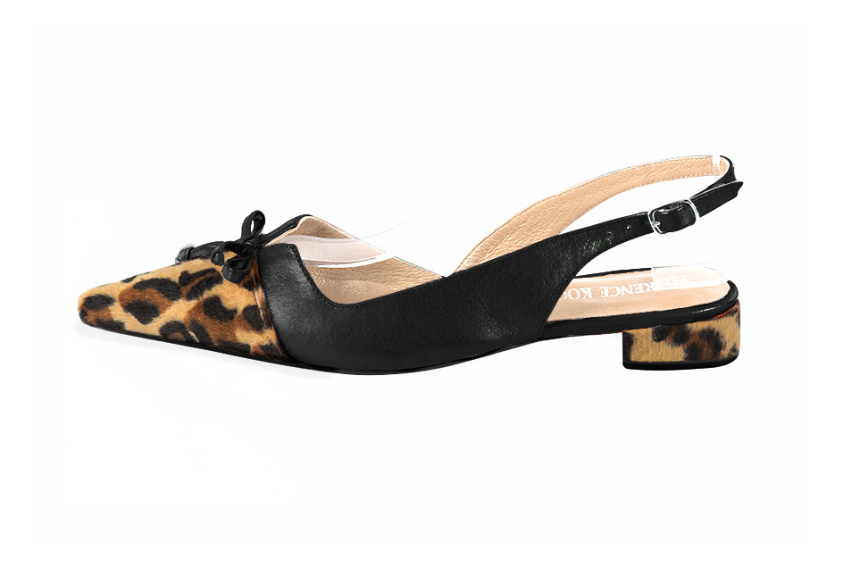 Chaussure femme à brides :  couleur noir safari. Bout pointu. Talon plat évasé. Vue de profil - Florence KOOIJMAN