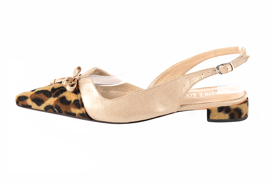 Chaussure femme à brides :  couleur noir safari et or doré. Bout pointu. Talon plat évasé. Vue de profil - Florence KOOIJMAN