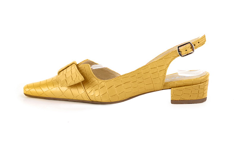 Escarpins bride arrière. .  - Vue de profil