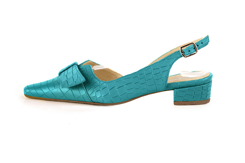 Escarpins bride arrière. .  - Vue de profil