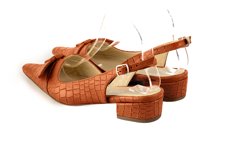 Escarpins bride arrière. .  - Vue arrière