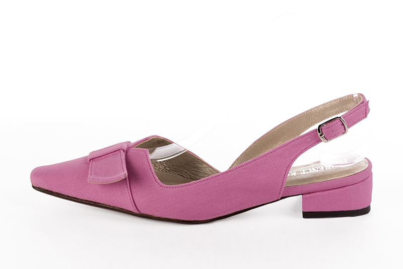Chaussure femme à brides :  couleur rose pétunia. Bout effilé. Petit talon bottier. Vue de profil - Florence KOOIJMAN