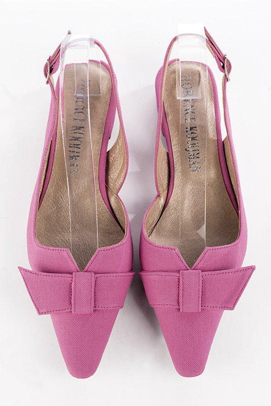 Chaussure femme à brides :  couleur rose pétunia. Bout effilé. Petit talon bottier. Vue du dessus - Florence KOOIJMAN