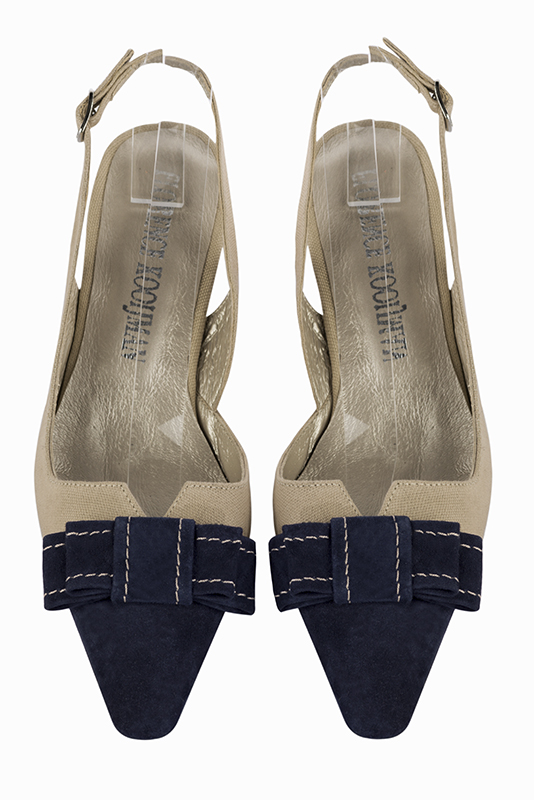 Chaussure femme à brides :  couleur bleu marine et beige sahara. Bout effilé. Talon mi-haut bobine. Vue du dessus - Florence KOOIJMAN