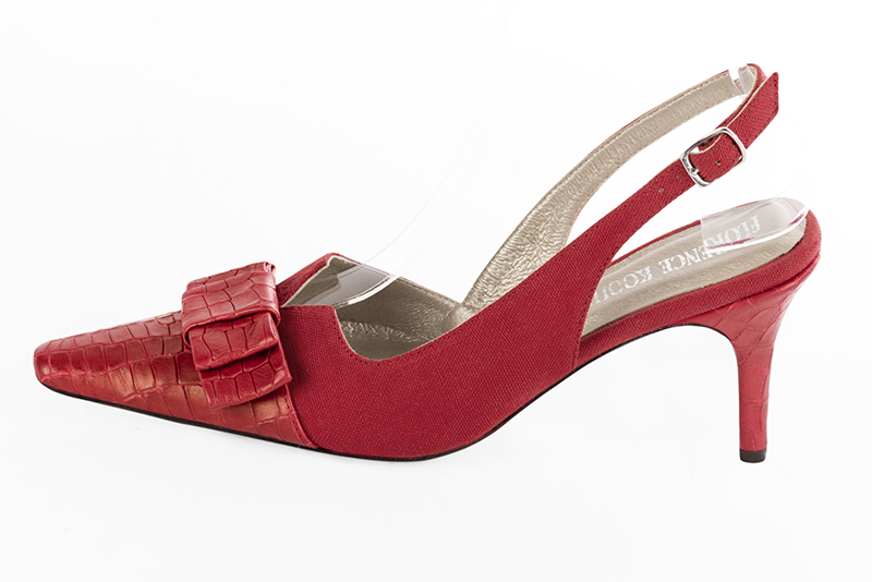 Escarpins habillés, élégants et raffinés, ouverts à l'arrière avec un noeud sur l'avant, coloris rouge coquelicot. Bout effilé. Haut. Talon fin. Cérémonie, soirée, cocktail, évènementiel. Personnalisation : Choix des cuirs, 
                des couleurs et des talons. Petites et grandes pointures. - Florence KOOIJMAN
