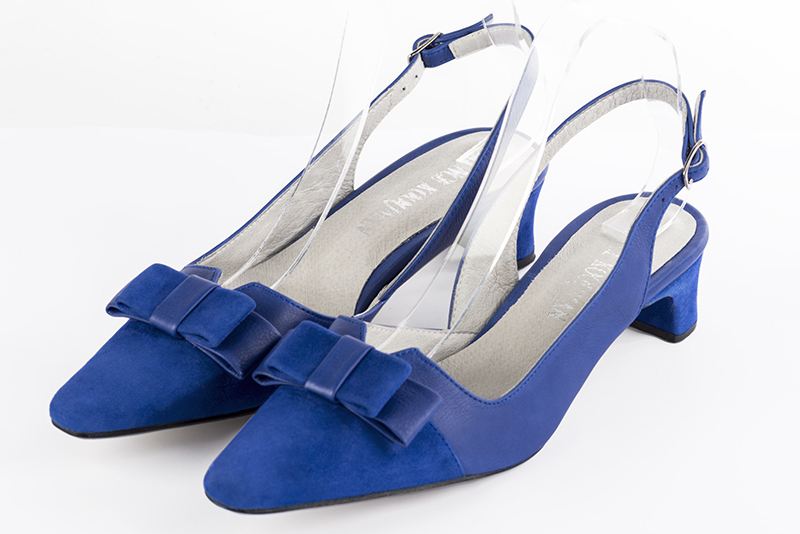 Chaussure femme à brides :  couleur bleu électrique. Bout effilé. Petit talon trotteur Vue avant - Florence KOOIJMAN