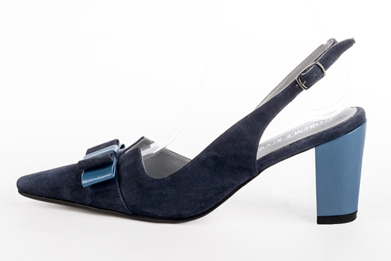 Chaussure femme à brides :  couleur bleu marine. Bout effilé. Talon haut bottier. Vue de profil - Florence KOOIJMAN