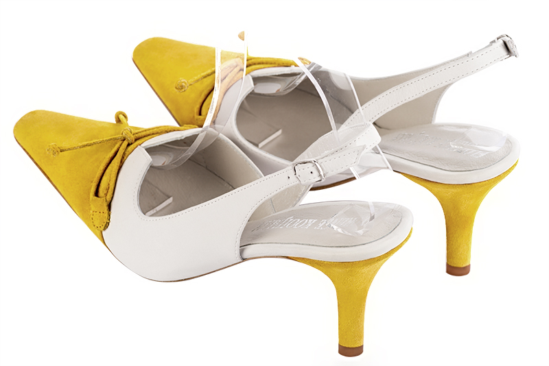 Chaussure femme à brides :  couleur jaune soleil et blanc pur. Bout effilé. Talon haut fin. Vue arrière - Florence KOOIJMAN