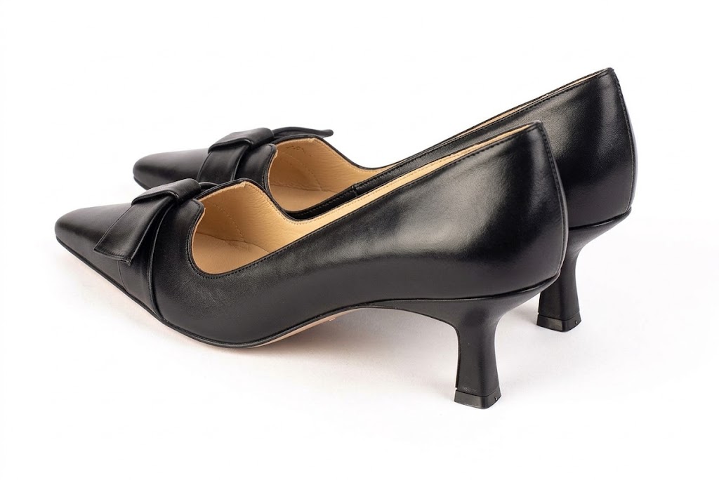 Escarpins parés de nœuds pour femme en cuir noir avec bout effilé et talon bobine de 5.5 cm - Vue arrière