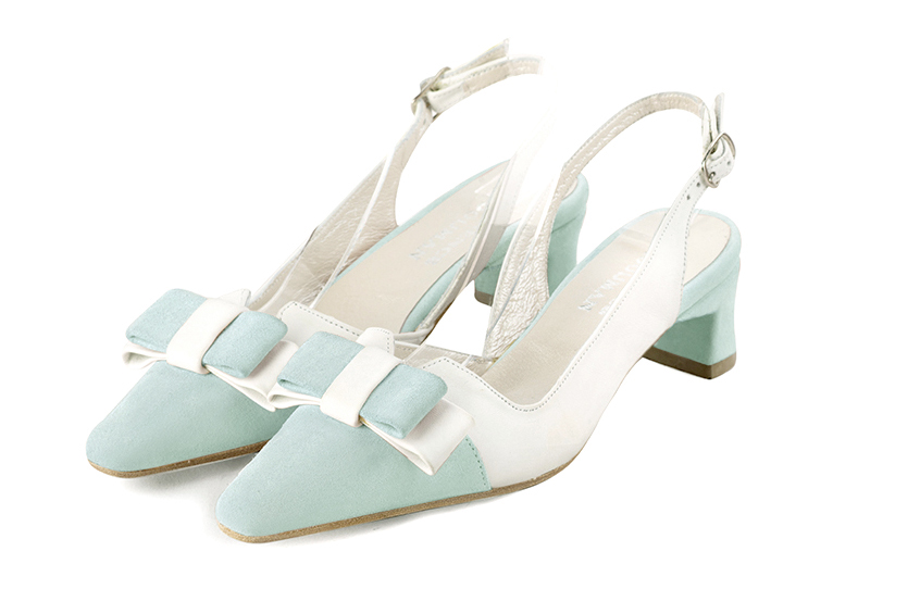 Chaussure femme à brides :  couleur bleu lagon et blanc cassé. Bout effilé. Petit talon trotteur Vue avant - Florence KOOIJMAN