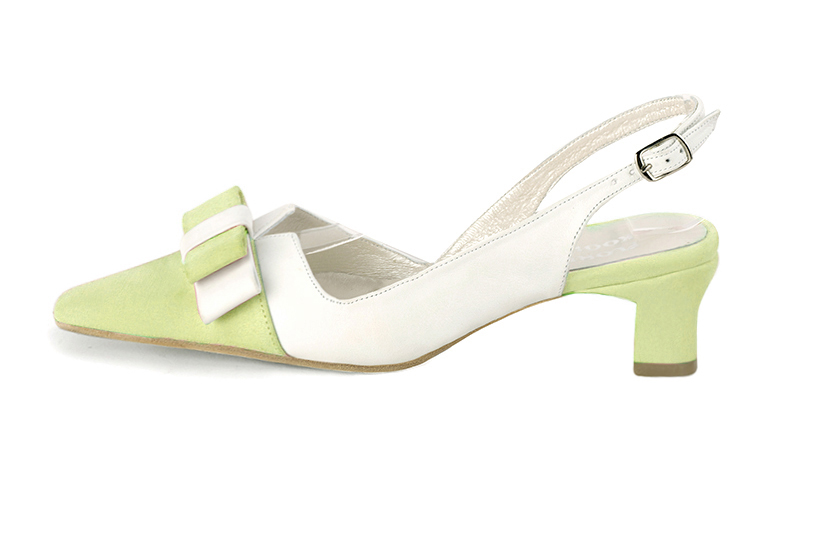 Chaussure femme à brides :  couleur vert tilleul et blanc cassé. Bout effilé. Petit talon trotteur. Vue de profil - Florence KOOIJMAN