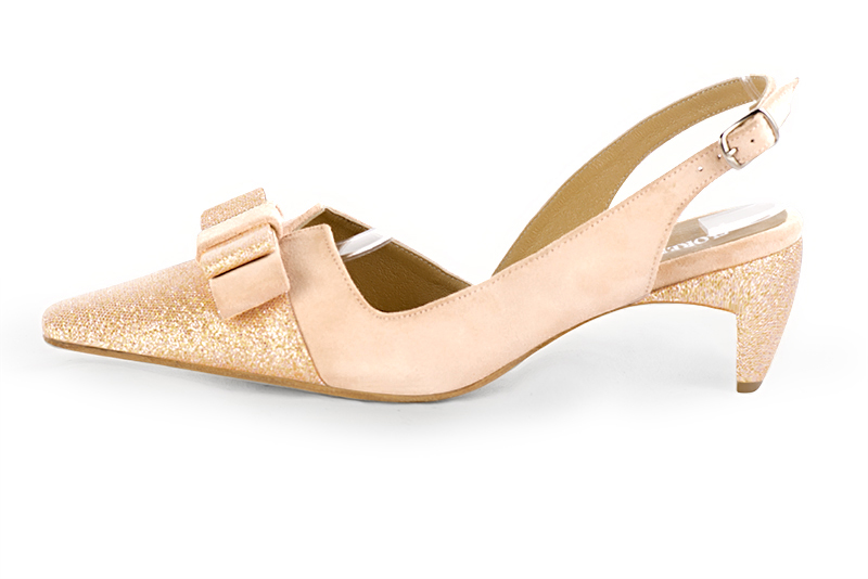 Chaussure femme à brides :  couleur rose poudré. Bout effilé. Talon mi-haut virgule. Vue de profil - Florence KOOIJMAN