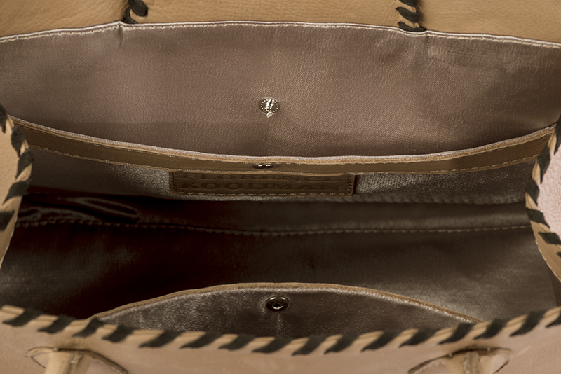 Sac cabas habillé femme en cuir beige camel et marron ébène - Vue arrière
