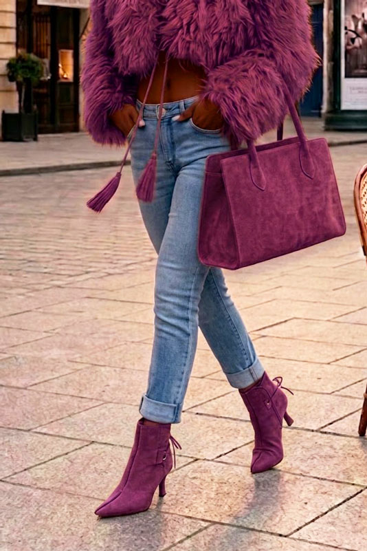 Sac cabas habillé femme en cuir violet myrtille - Vue porté