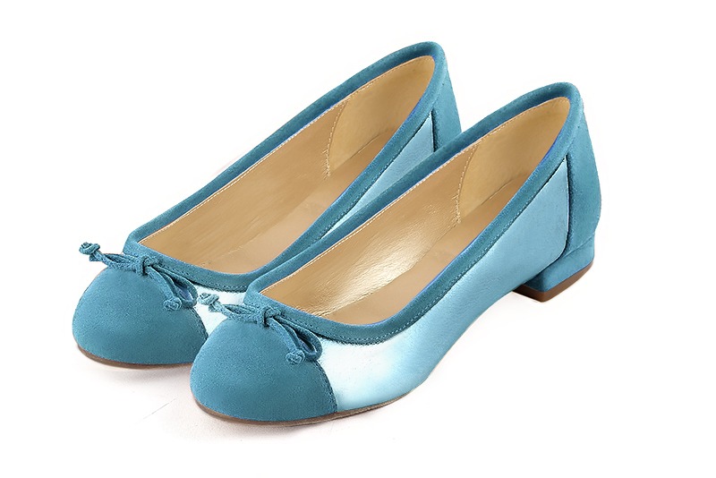Ballerine : Ballerine avec un petit talon couleur bleu canard. Bout rond. Talon plat bottier Vue avant - Florence KOOIJMAN