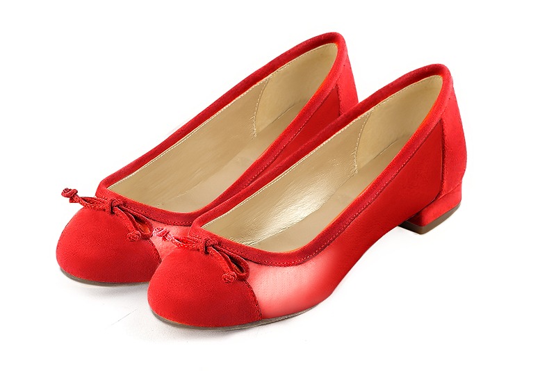 Ballerine : Ballerine avec un petit talon couleur rouge coquelicot. Bout rond. Talon plat bottier Vue avant - Florence KOOIJMAN